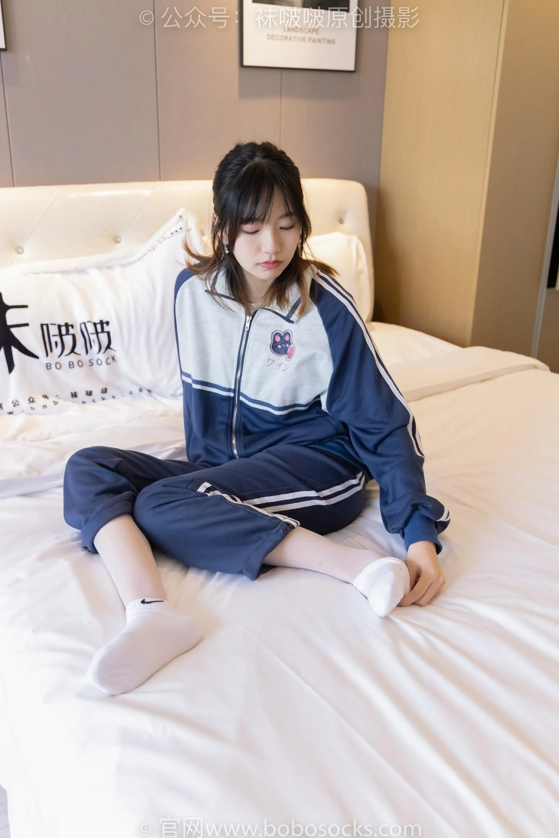 [BoBoSocks袜啵啵]NO.226 小甜豆-运动鞋、白棉袜、白丝 [87P]插图2